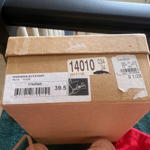 Christian Louboutin nude patent leather size 39.5 (US8.5) 3 1/2 inch heel - Picture 2 of 4